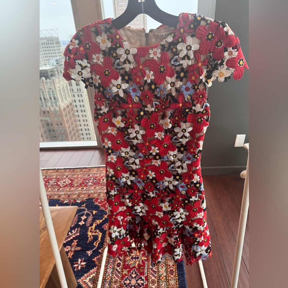 Alice and Olivia floral lace dress - Picture 2 of 8